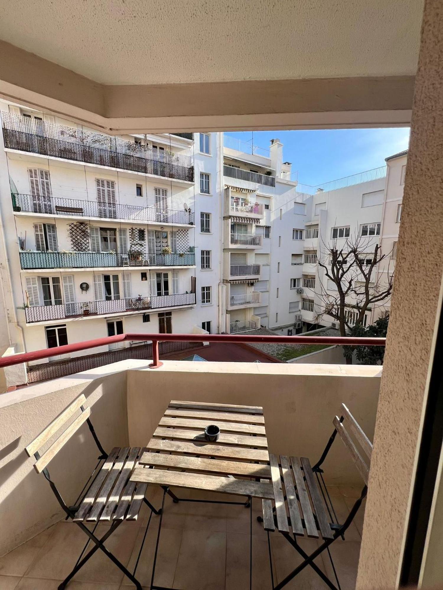 Studio Climatise, Cosy Et Calme Au Centre Ville Antibes Exterior photo